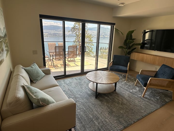 Panoramic Perch Guest Home - West Kelowna