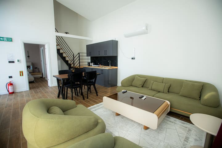 Göl Manzaralı Sıcak Havuzlu Aileye ÖZel Villa - Sapanca