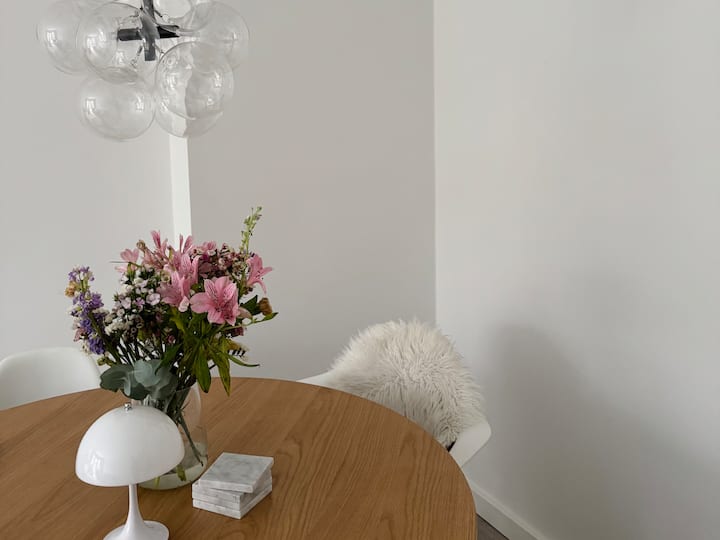 Moderne 2-zimmer-wohnung Mit Balkon In Barmbek-süd - Hamburg