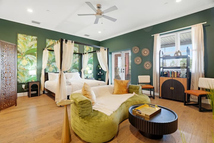 New! Rumba Roost | Updated Ybor Apt W/ Balcony - Tampa