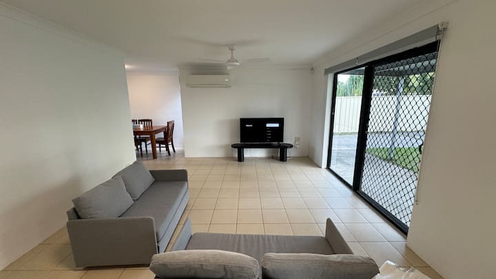 Family-friendly Home—feel Right At Home. - Springwood