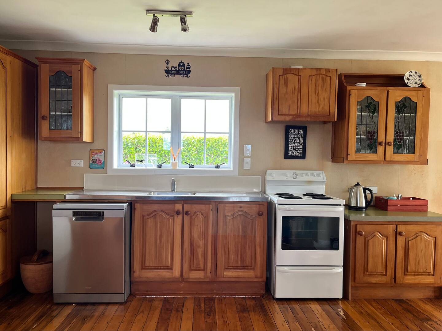 The Cottage 4