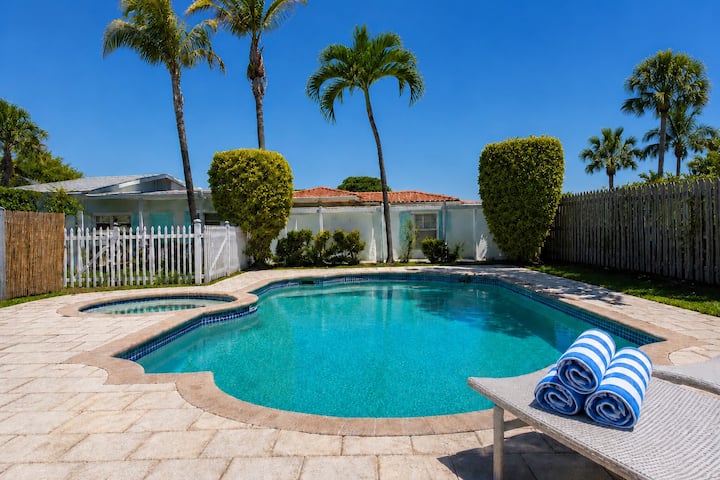 Beachaus 1961
Cottage W/ Pool - Walk To Pier+beach - Deerfield Beach