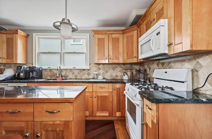 Yale Living @ Carmel Street - New Haven, CT