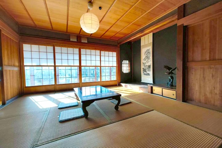麓-Roku-｜築100年超の庭付きの古民家｜168㎡を8名で広々 - 秋田県