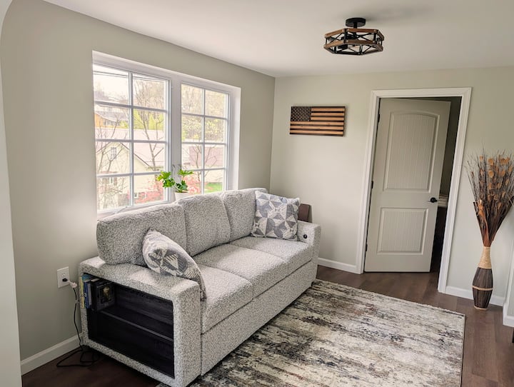 Cozy Country Charm – Mins To Cumberland & Trails - Cumberland, MD