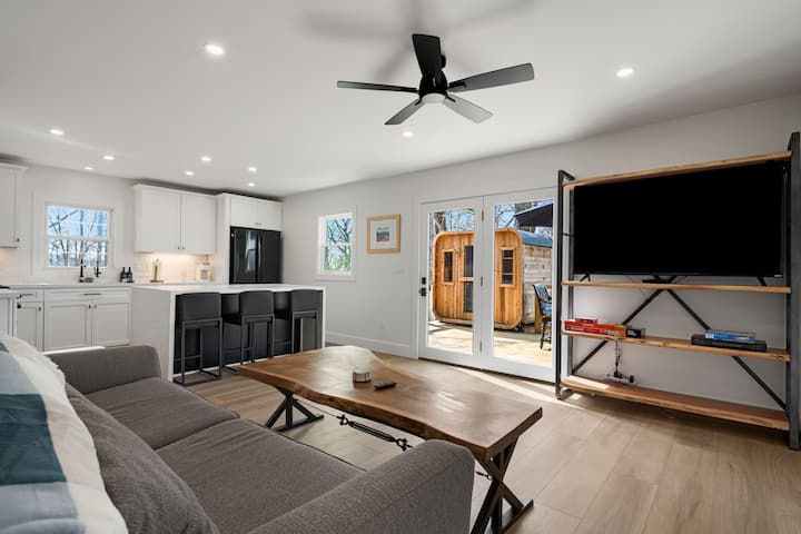 High Camp Retreat | Views, Firepit & Sauna - Brevard, NC