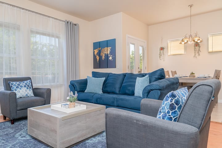 Beautiful 3 King Beds- Spacious Backyard-firetv - Austin, TX