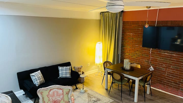 The Brick Suite | Private Cozy Retreat - Douglasville, GA