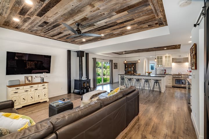 The Carneros Vineyard Estate Pool + Outdoor Kitche - Sonoma, CA