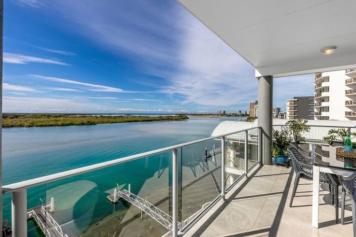 Penthouse With Unrivalled Views On Maroochy River - Maroochydore