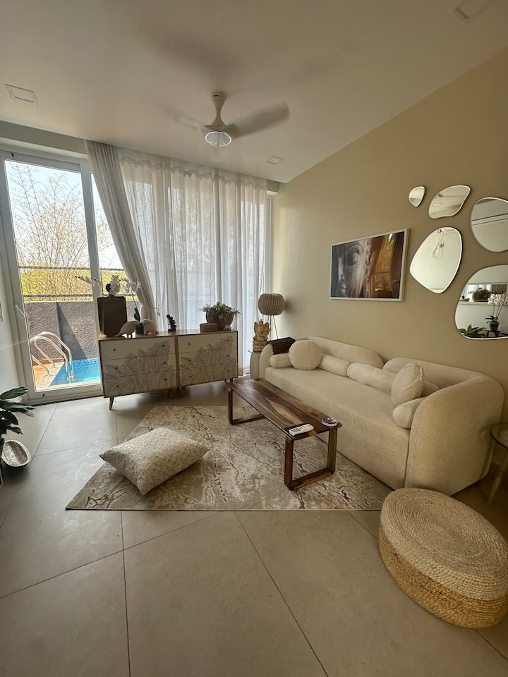 Living room image 7