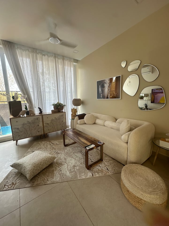 Living room image 8