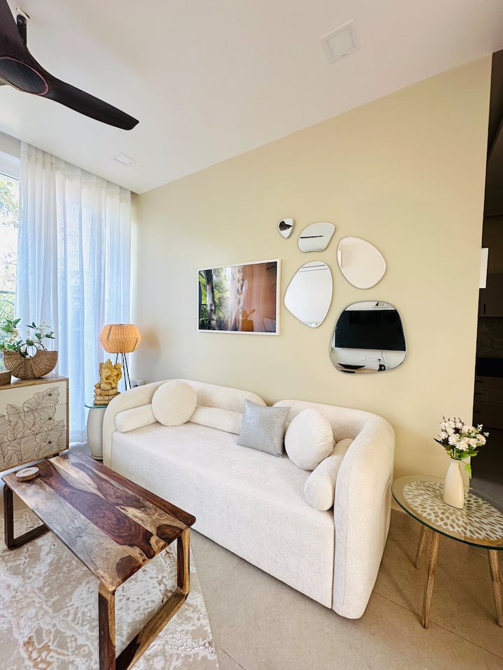 Living room image 4