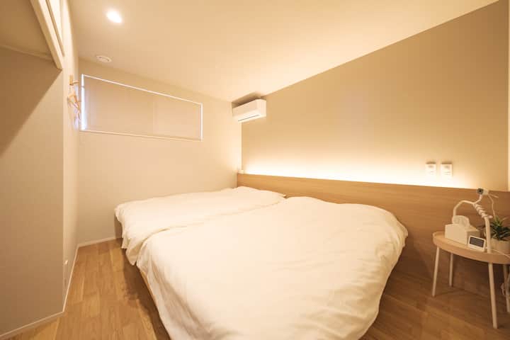 ダブルベッド２台