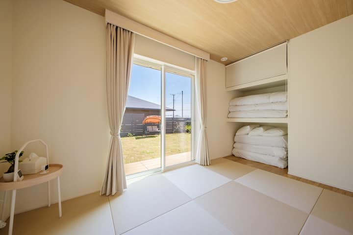 和室からもお庭に出られます。