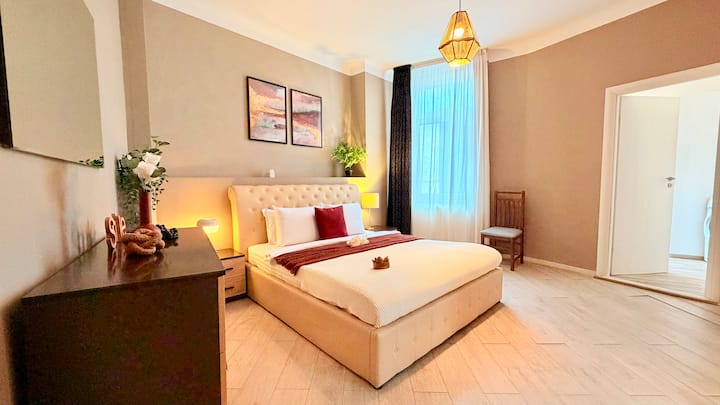 Heart Of Bucharest | 2br Apt On Calea Victoriei - Bucarest