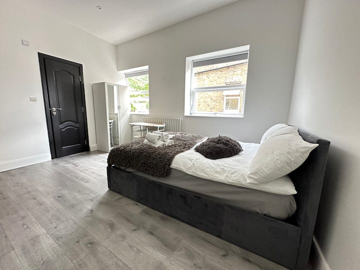 Modern Private Studio In W12 With Great Location - London