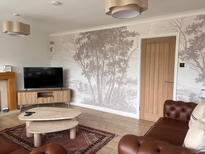 Central House Sleeps 8 W/ Sauna, Ev & Parking - Bowness-on-Windermere