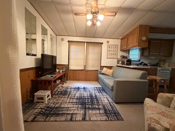 Cape May Blue Cabin Getaway - Cape May, NJ