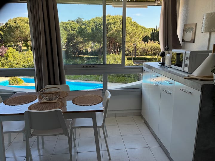 Emplacement Idéal, Piscine Et Parking Privé - La Grande-Motte
