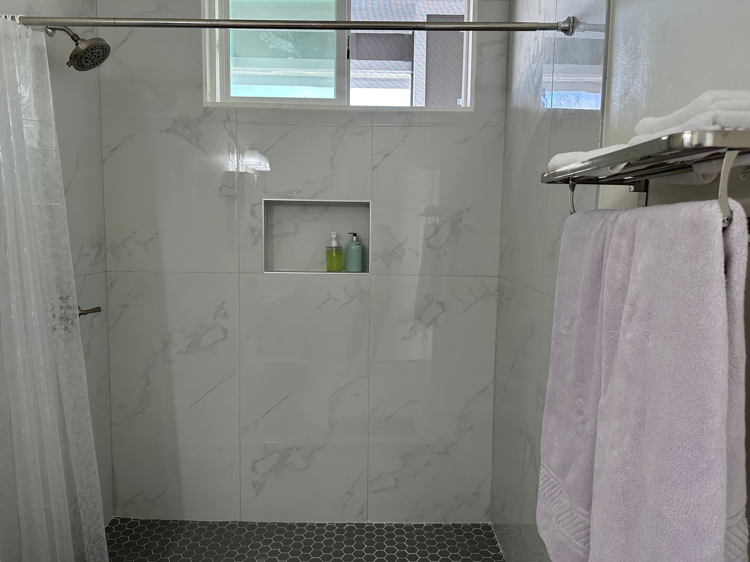 Home in Hilo · ★5.0 · 4 bedrooms · 4 beds · 4 private baths - Image 35