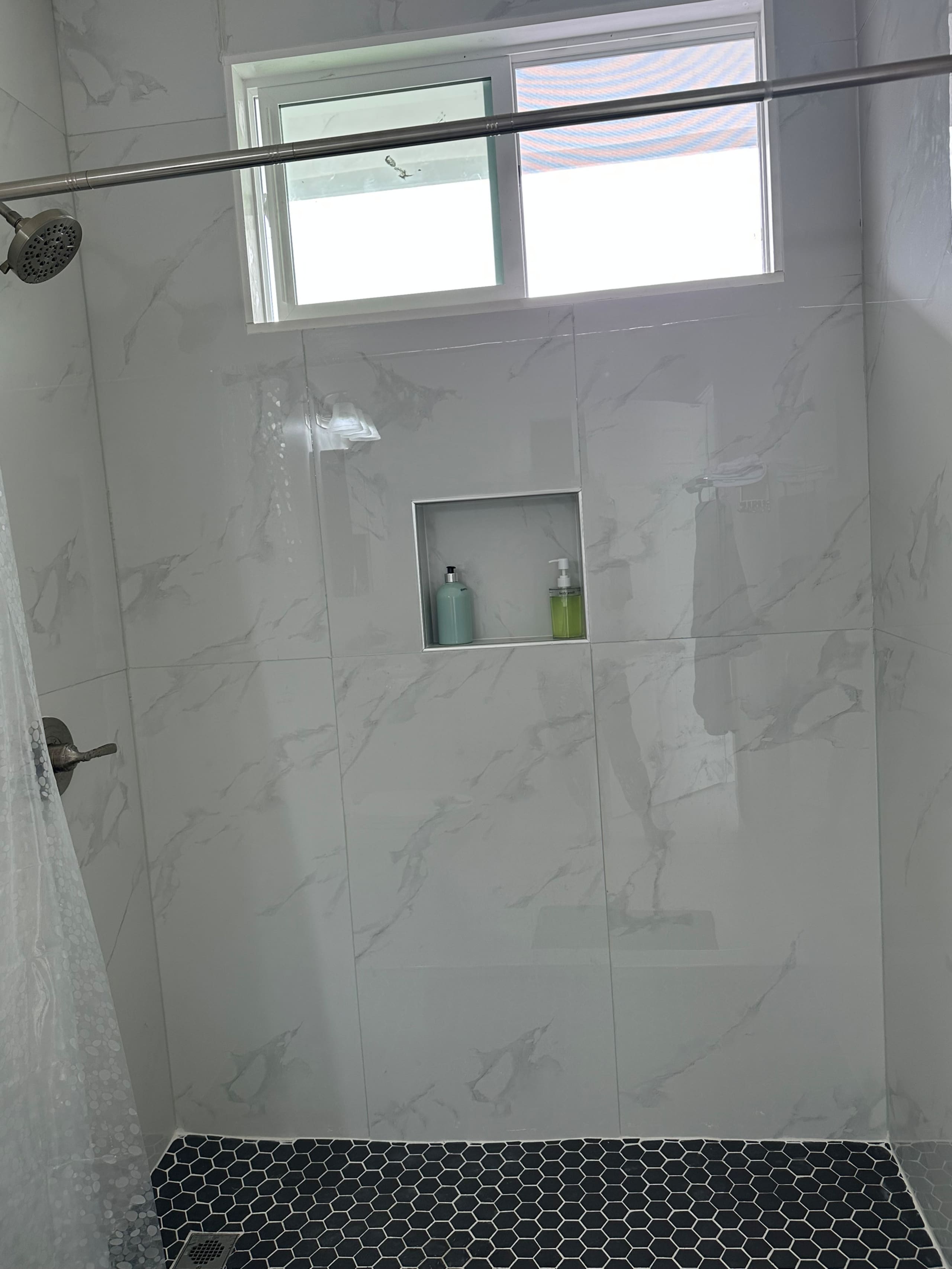 Home in Hilo · ★5.0 · 4 bedrooms · 4 beds · 4 private baths - Image 34