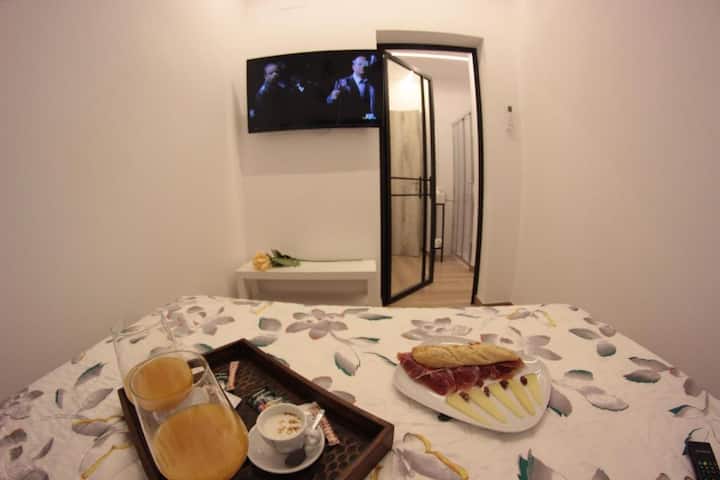 Habitación 1 Interior Pequeña. - Alcalá de Henares