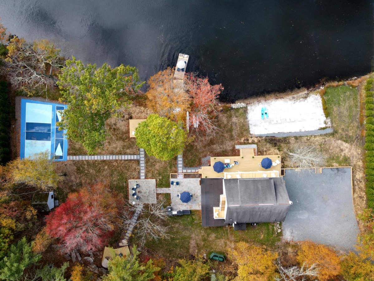 Luxury Lake Estate: Pickleball, Sauna, Gameroom