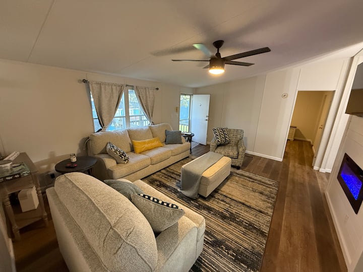 Cabin On The Cove - Lake Brownwood, TX