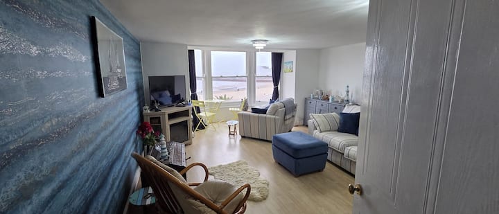 Spacious 2nd Floor Flat With Stunning Sea Views - Weymouth, UK