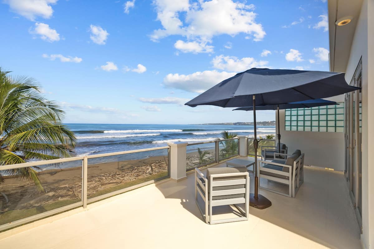 Blue Horizon Villa oceanfront terrace