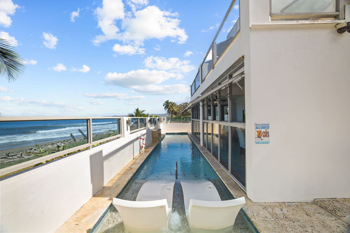 Blue Horizon Villa pool deck
