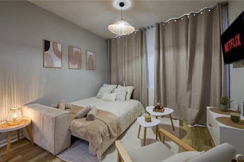 Top Airbnb: Le Vauban • City Center • Train Station • Netflix • Wi-Fi 7 à Perpignan