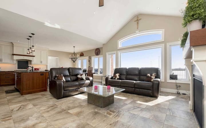 The Grand Oasis – Private Luxury Estate - Shelburne