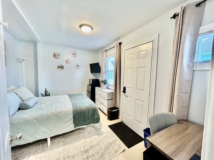 Relaxing•private Suite•near Downtown&bay•parking - Barrington, RI