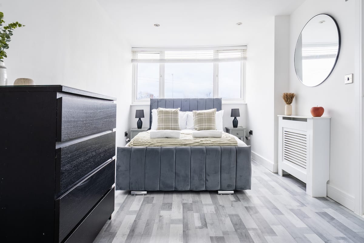 Principal bedroom