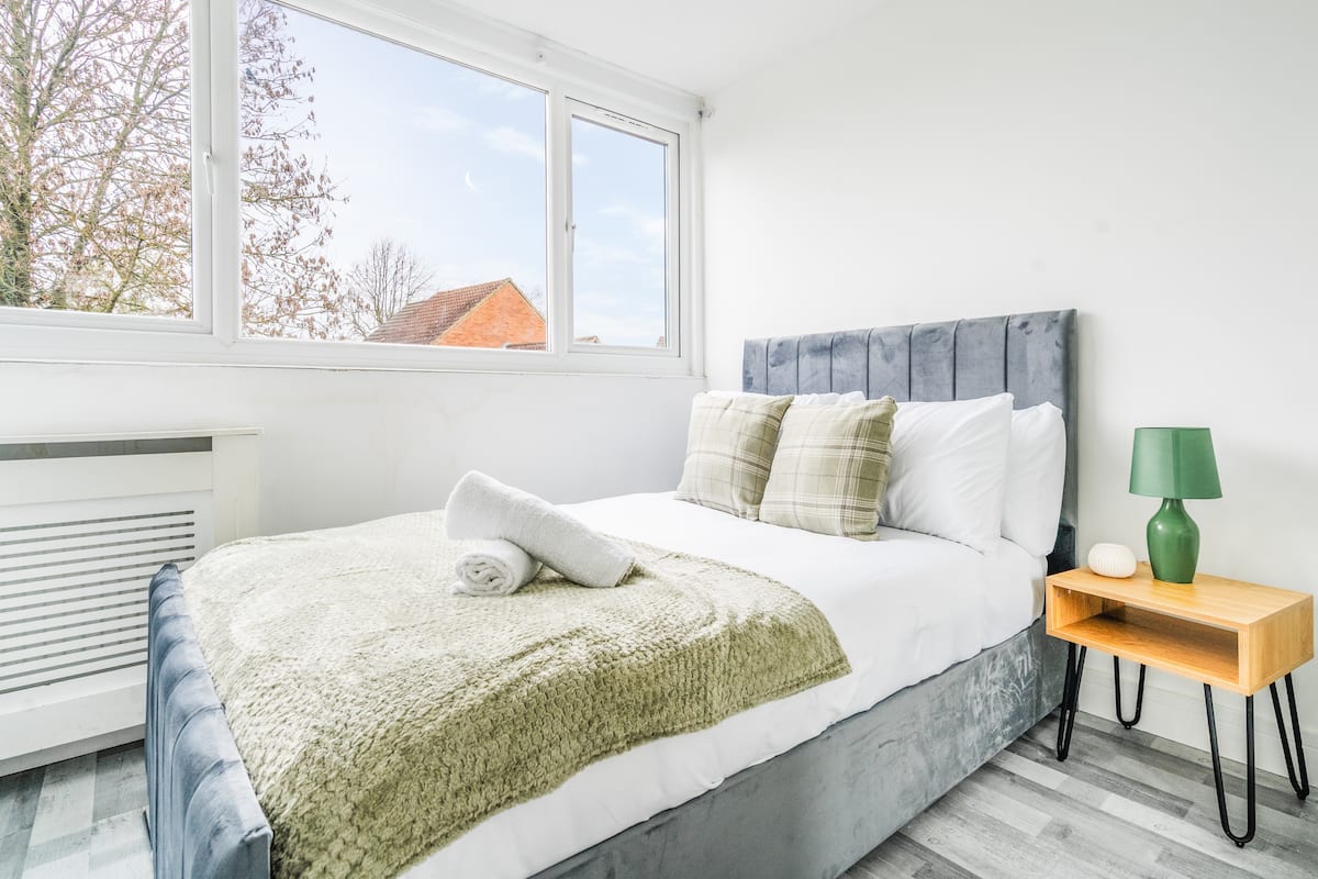 Second bedroom with double bed
