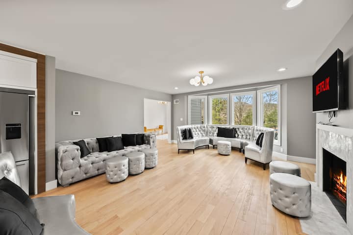 Grand 8br Estate W/ Game Room - Morristown, NJ