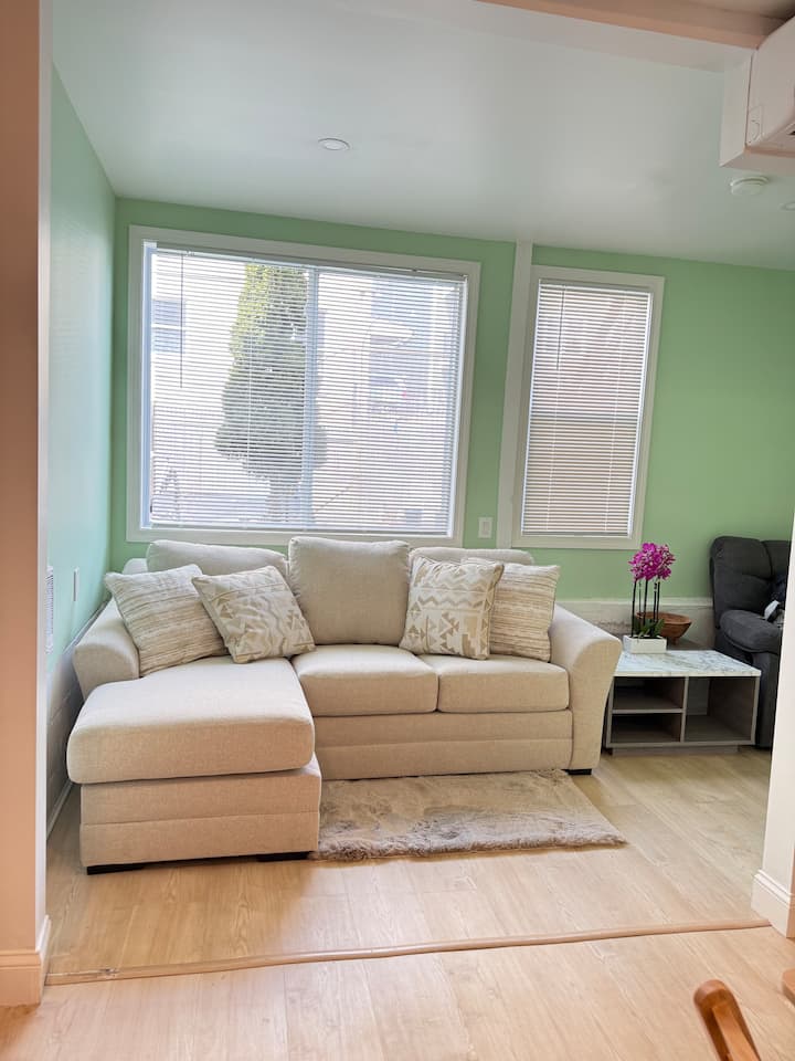 Cozy 2-bedroom Boston Apt Near T And Airport - Boston, MA