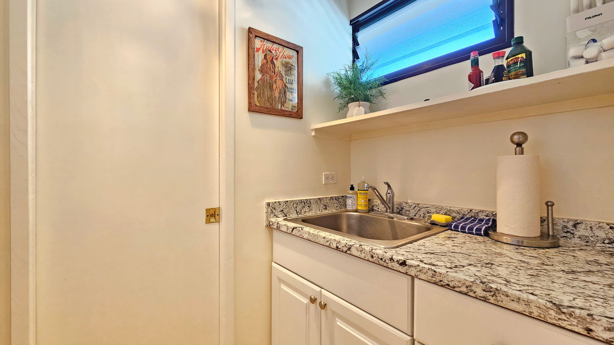 Island-Inspired | Spacious, Clean & Comfortable - Image 2