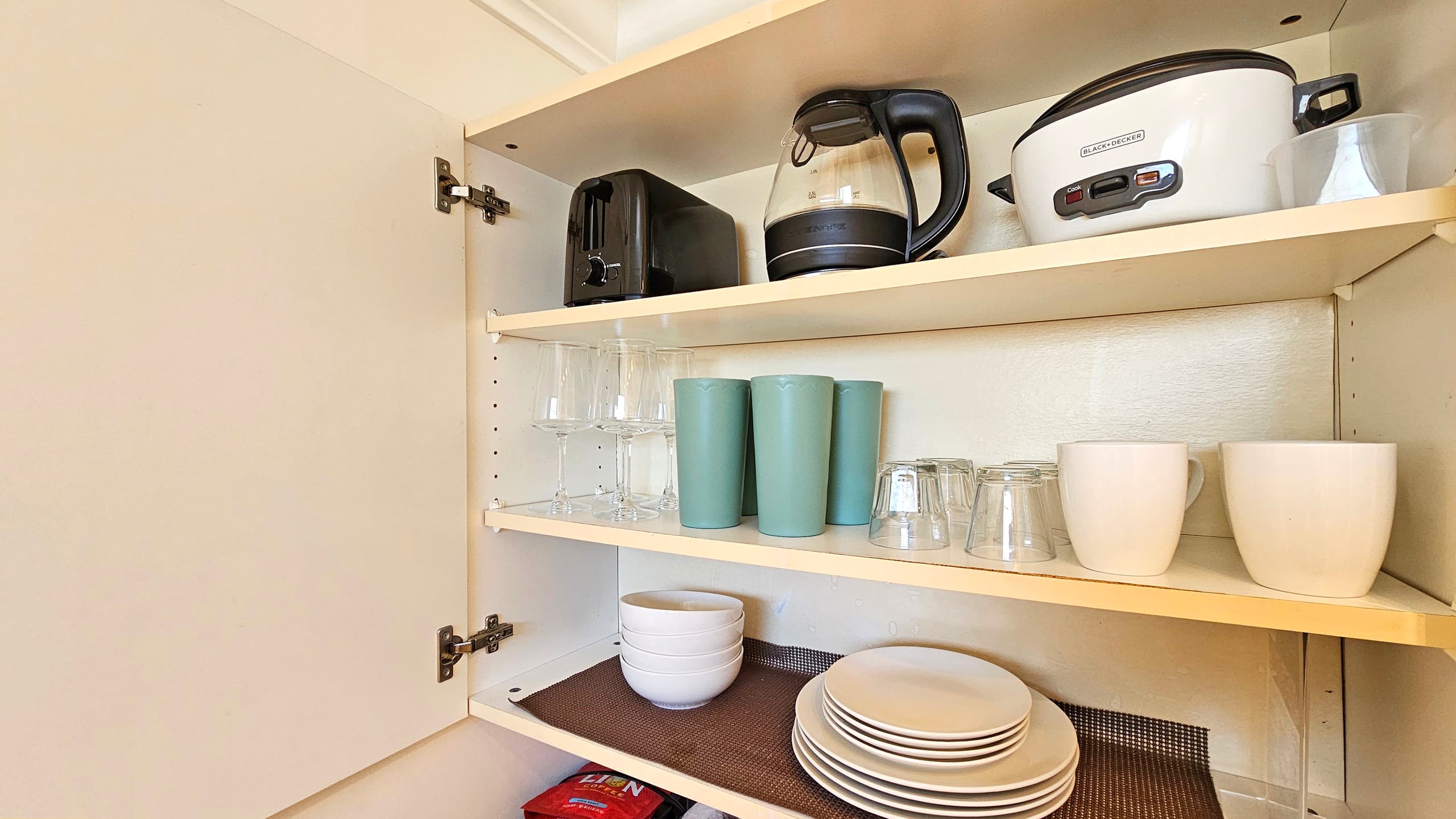 Island-Inspired | Spacious, Clean & Comfortable - Image 7