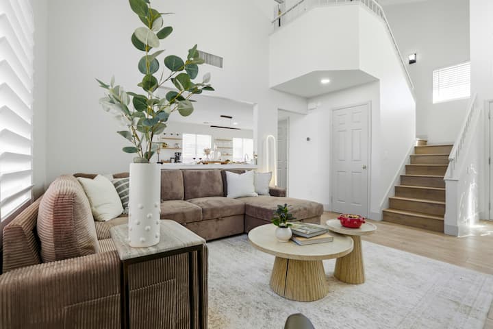Desert Path Retreat | 3br • Patio • Great Location - Las Vegas, NV