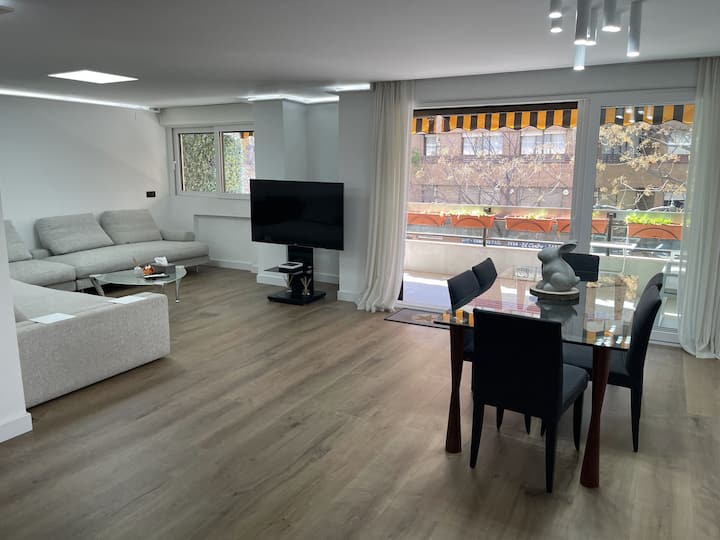 Luxury Home At Center - Torrent