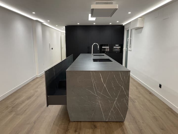 Luxury Home At Center - Torrent