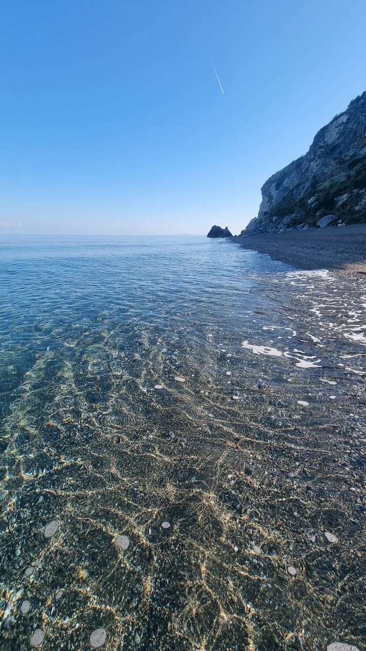 Casa Con Terrazzo 
A 100 Mt Dal Mare
Mongiove - Oliveri