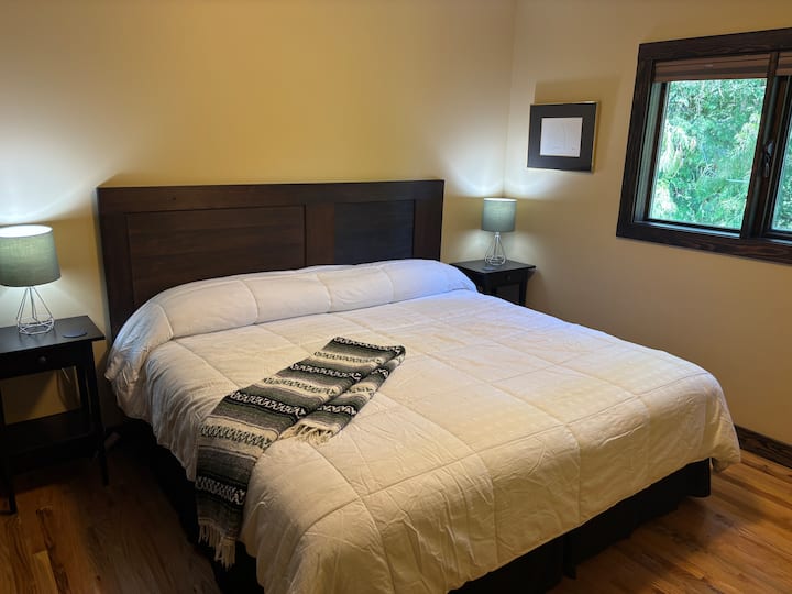 Lit Pseudo King Size