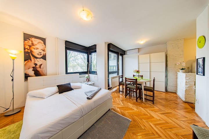 Flex Selfcheckins 267 / Studio Apartment / Balcony - Zagreb