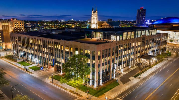 Roami At Century Plaza | Convention Center | 2br - Minneapolis, MN