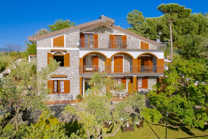 Melisso: Alloggio In Villa Vista Mare Con Piscina - Ascea